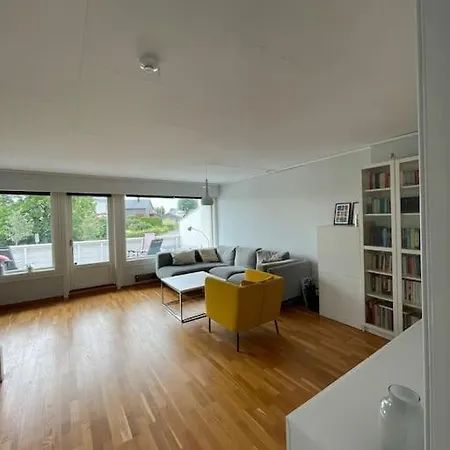 Apartman Til Leie I Sommer, Naerhet Til Og Sentrum