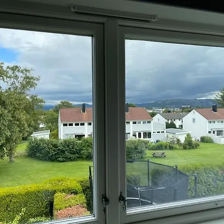 Apartman Til Leie I Sommer, Naerhet Til Og Sentrum